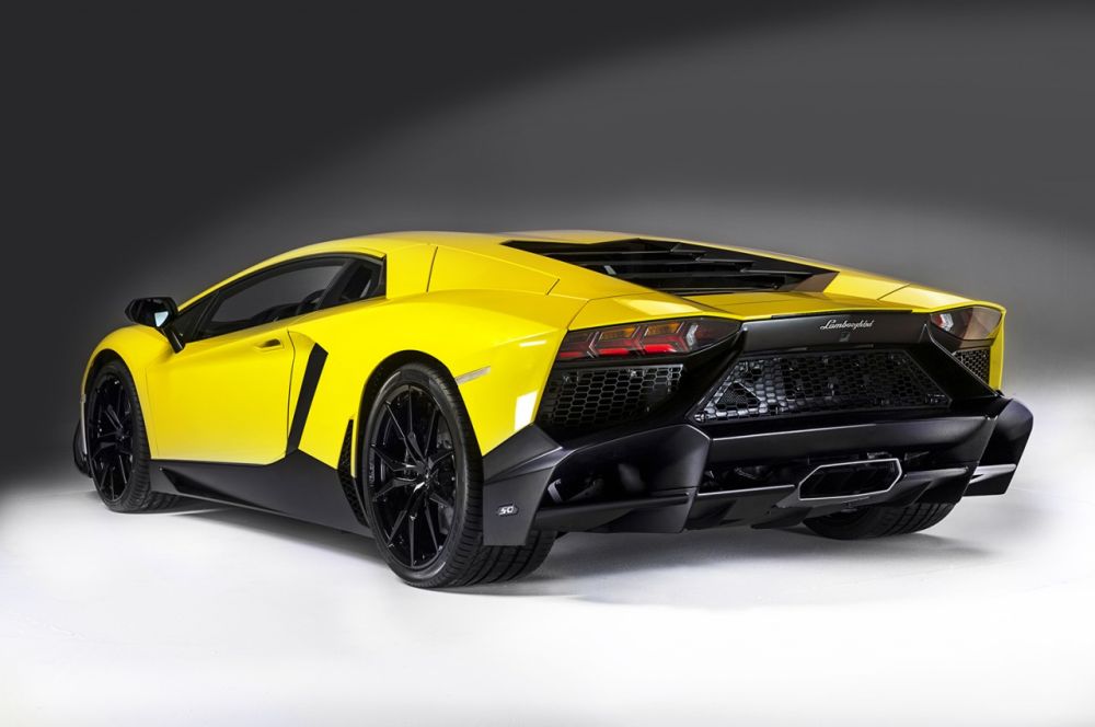 Lamborghini-Aventador-Anniversario-Edition-03