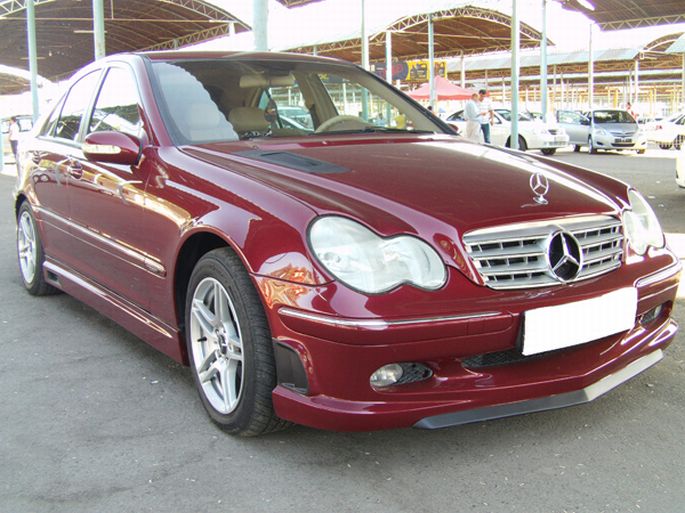 43. Mercedes C200. 2002 год. Пробег - 242 000 км, цена - 20 000 у.е.