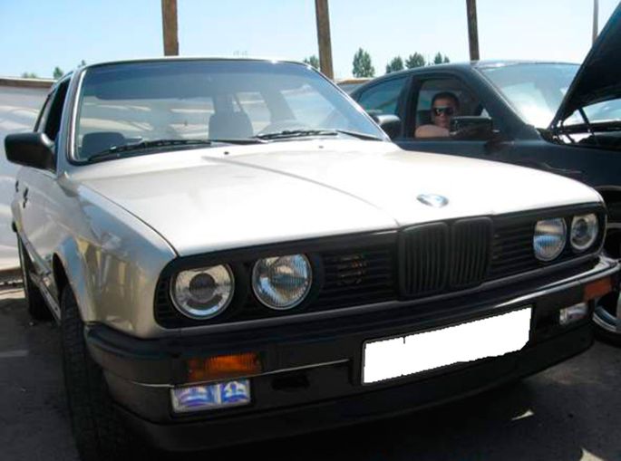 7.BMW E30, 1987 год. Пробег - 550 000, цена - 5 000 у.е.