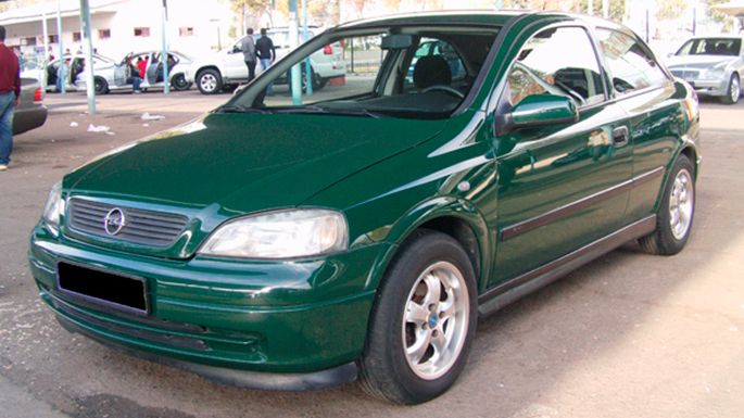 30.Opel-Astra-2000-год,-169-000-км,-13-000-у